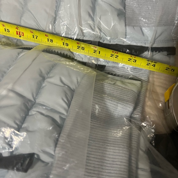 SAM. Luna puffer in glacier NWT - Picture 13 of 16